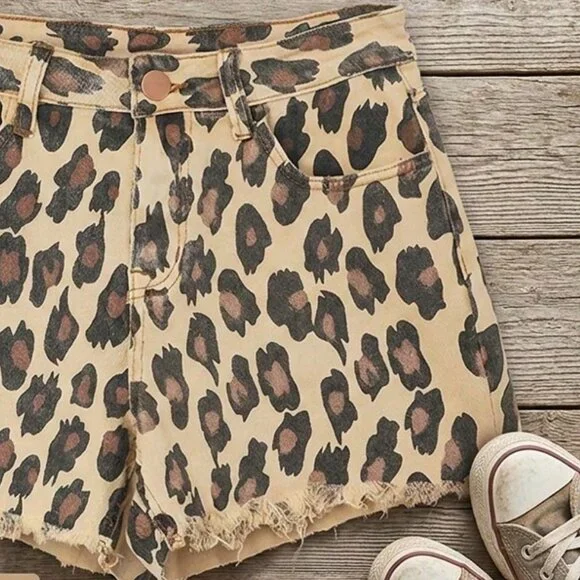 Leopard Print Casual Women's Mid Rise Cut Off Jean Shorts - Picture 5 of 5